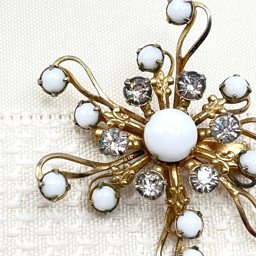 Vintage Milk Glass & Crystal Rhinestone Gold Tone Pinwheel Snowflake Brooch
